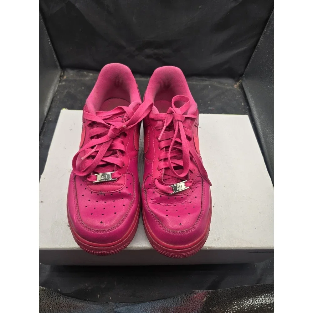 Size 8 - Nike Air‎ Force 1 '07 Fireberry W